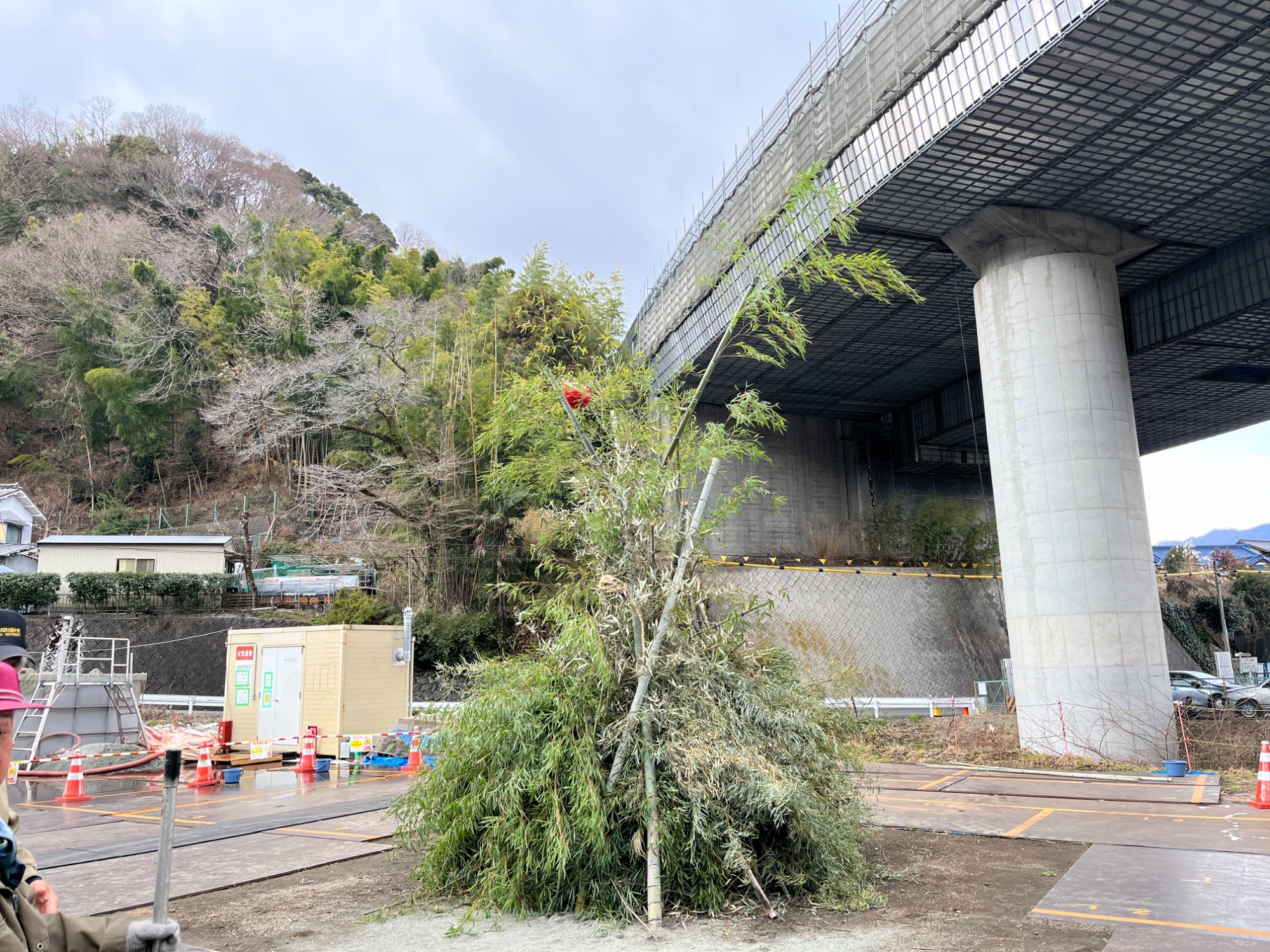 2023年2月3日　　山梨県北杜市　中庭ウッドデッキ工事